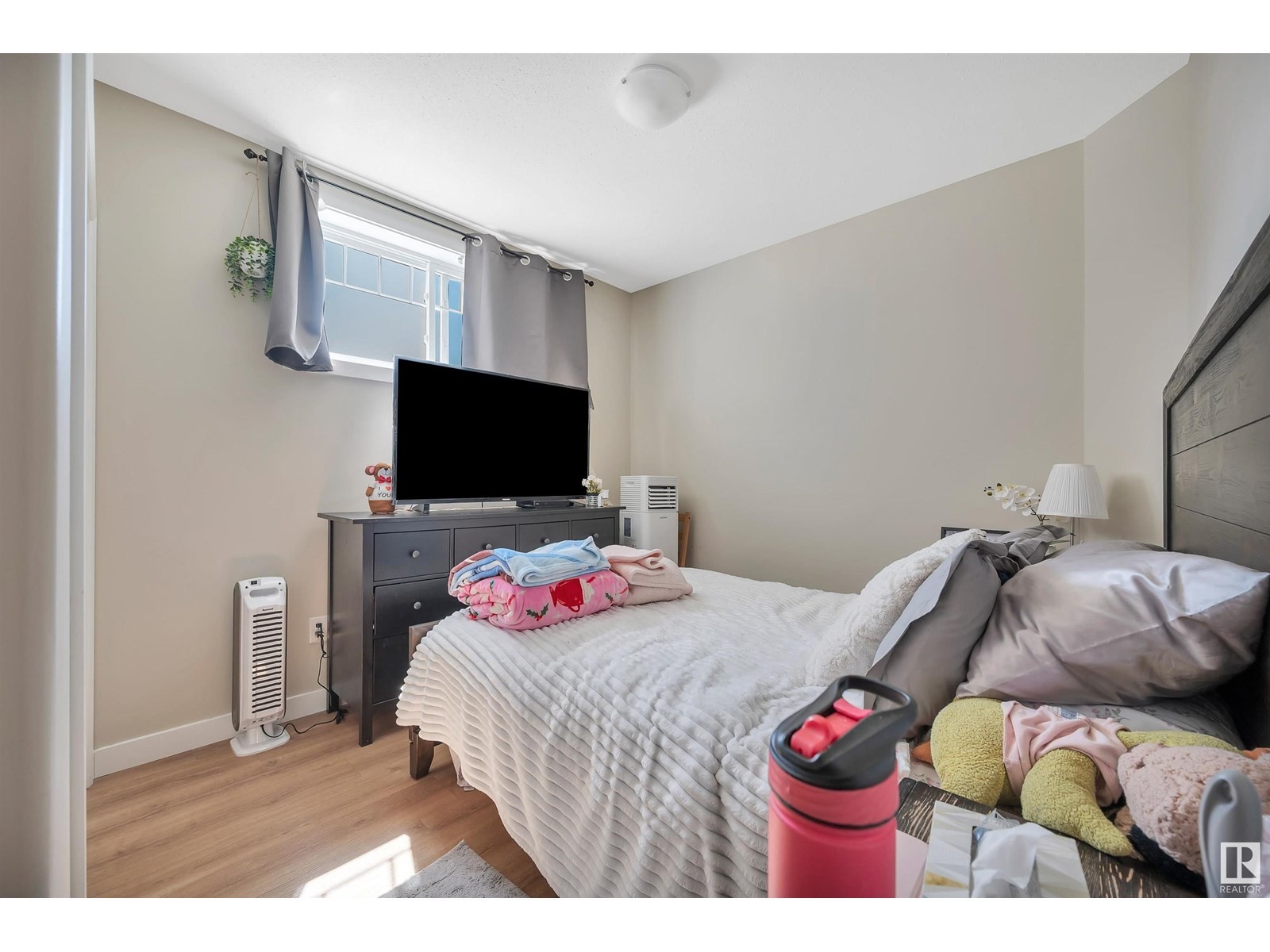 












120 HOULE DR

,
Morinville,




Alberta
T8R0E1

