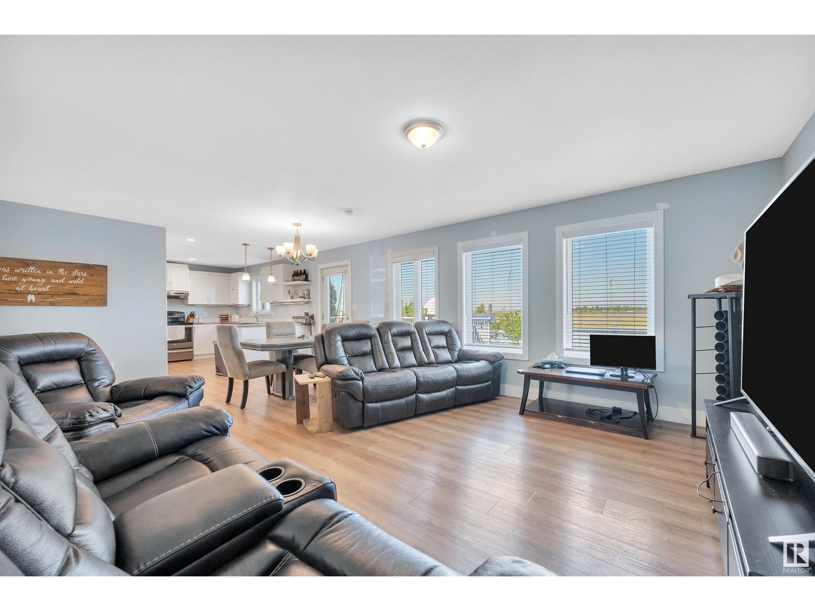 












120 HOULE DR

,
Morinville,




Alberta
T8R0E1

