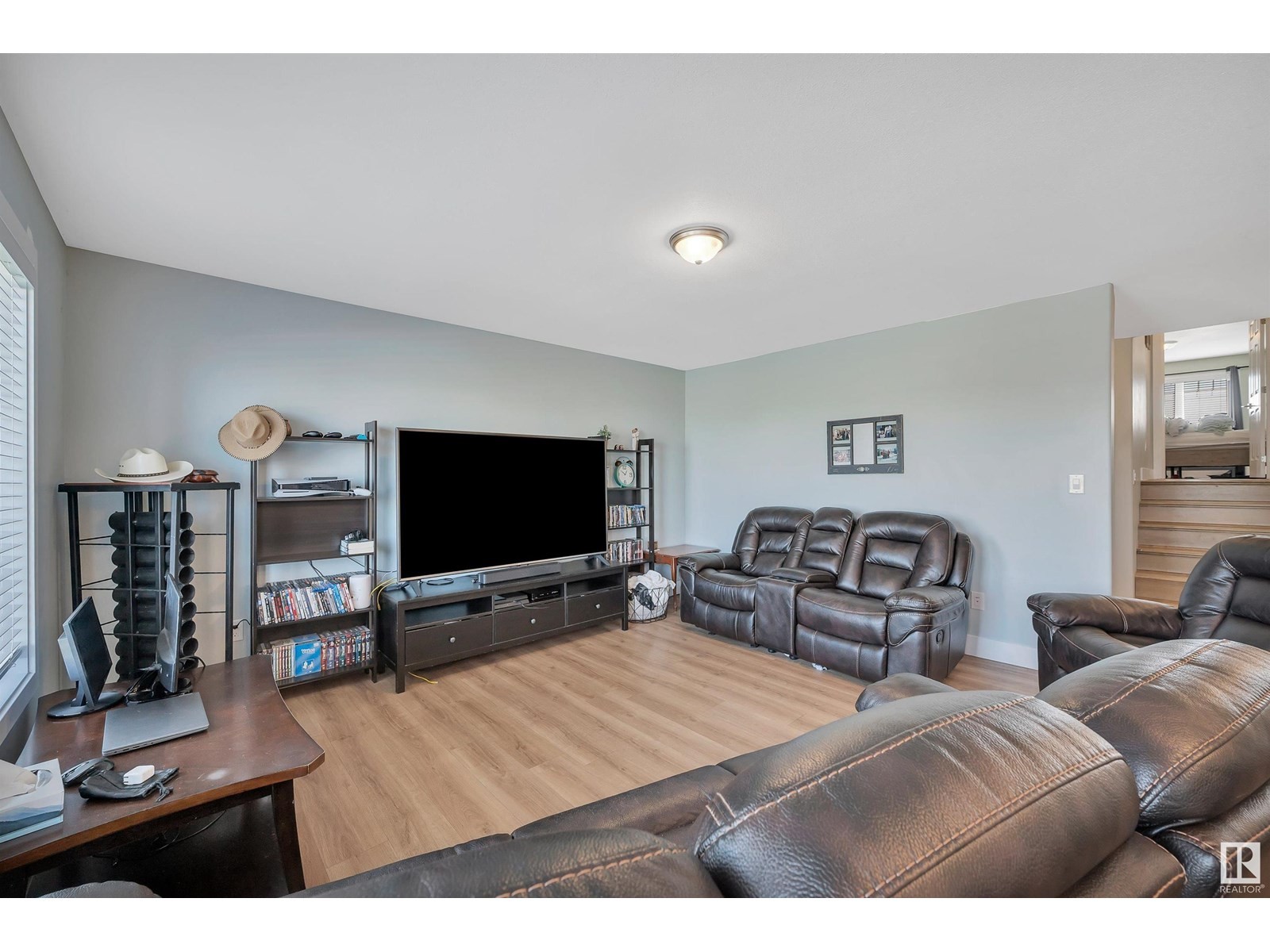 












120 HOULE DR

,
Morinville,




Alberta
T8R0E1

