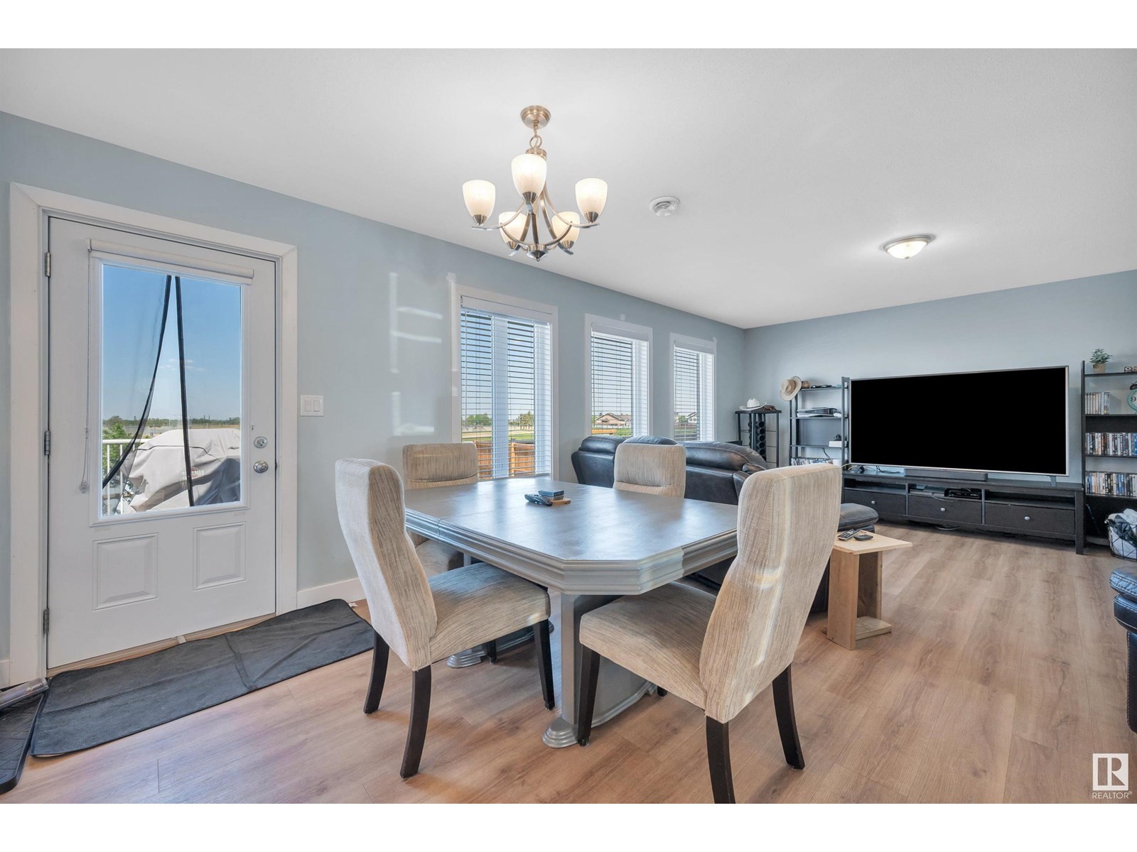 












120 HOULE DR

,
Morinville,




Alberta
T8R0E1

