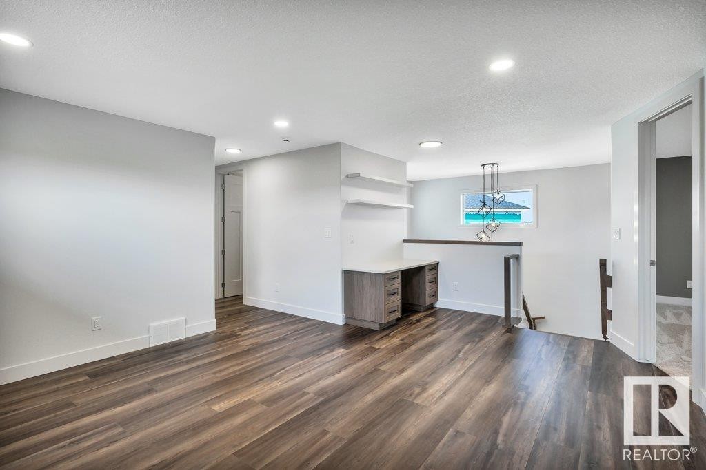 












13 HILLWOOD TC

,
Spruce Grove,




Alberta
T7X0X4

