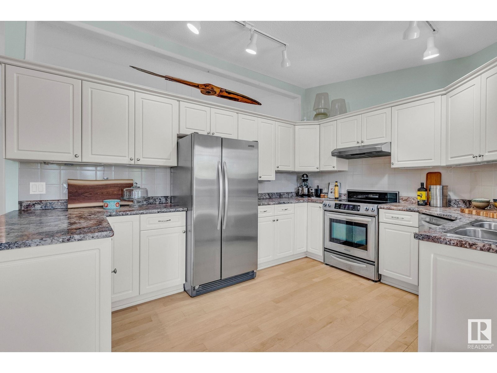 












3720 32 ST NW

,
Edmonton,




Alberta
T6T1G1

