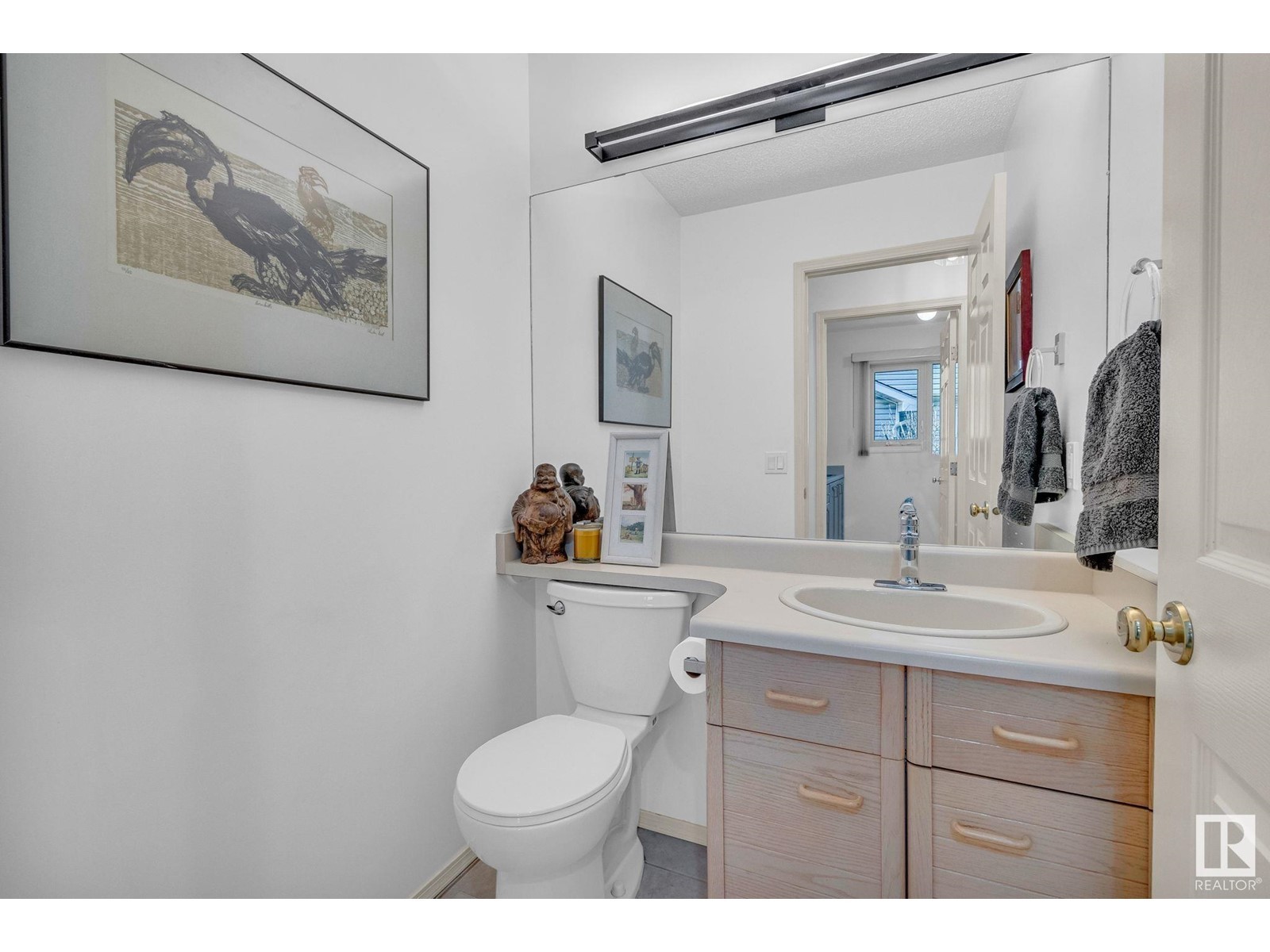 












3720 32 ST NW

,
Edmonton,




Alberta
T6T1G1

