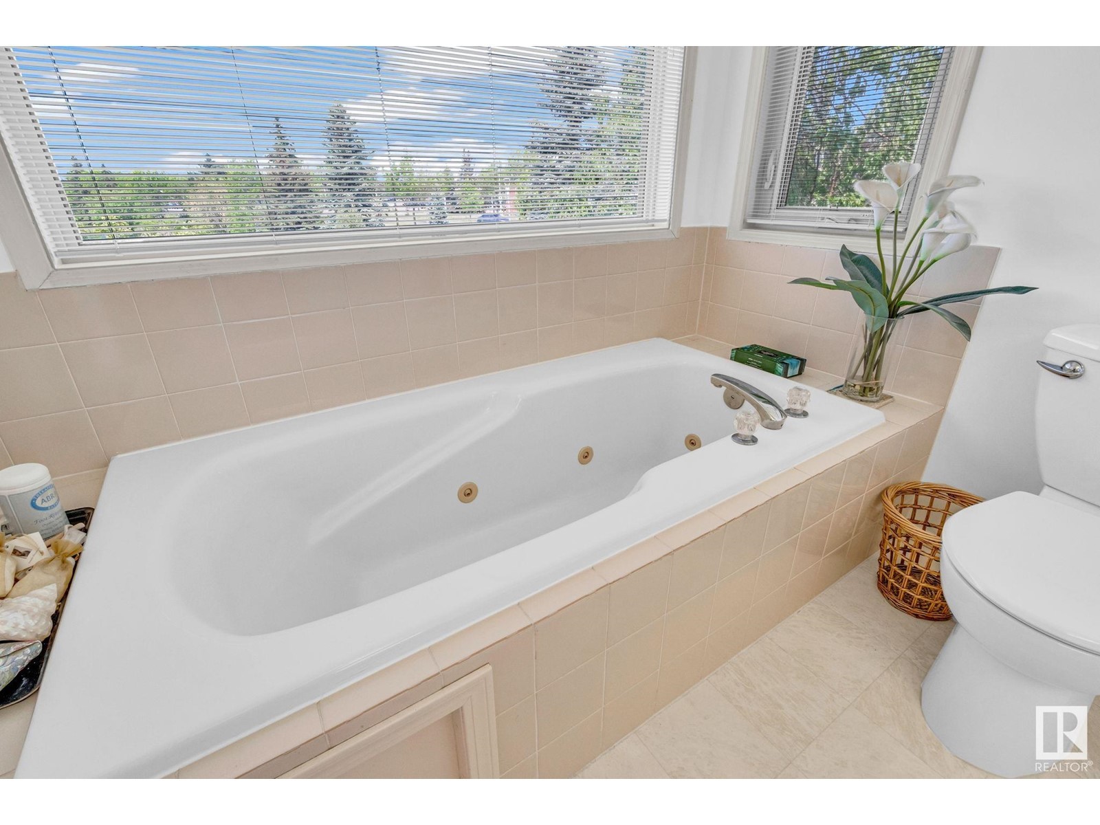 












3720 32 ST NW

,
Edmonton,




Alberta
T6T1G1

