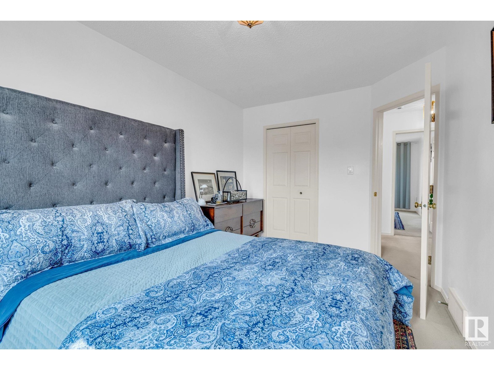 












3720 32 ST NW

,
Edmonton,




Alberta
T6T1G1

