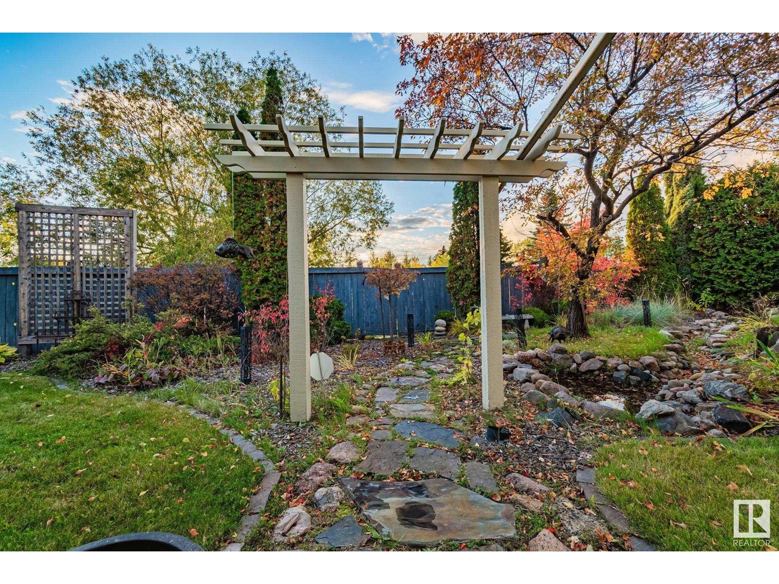 












3720 32 ST NW

,
Edmonton,




Alberta
T6T1G1


