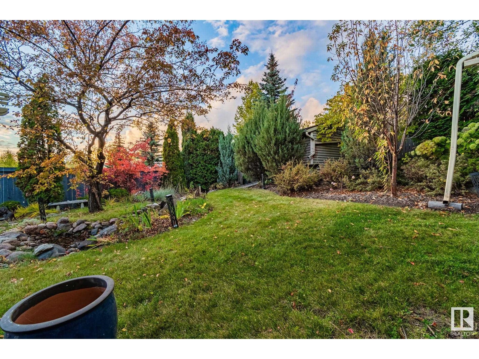 












3720 32 ST NW

,
Edmonton,




Alberta
T6T1G1

