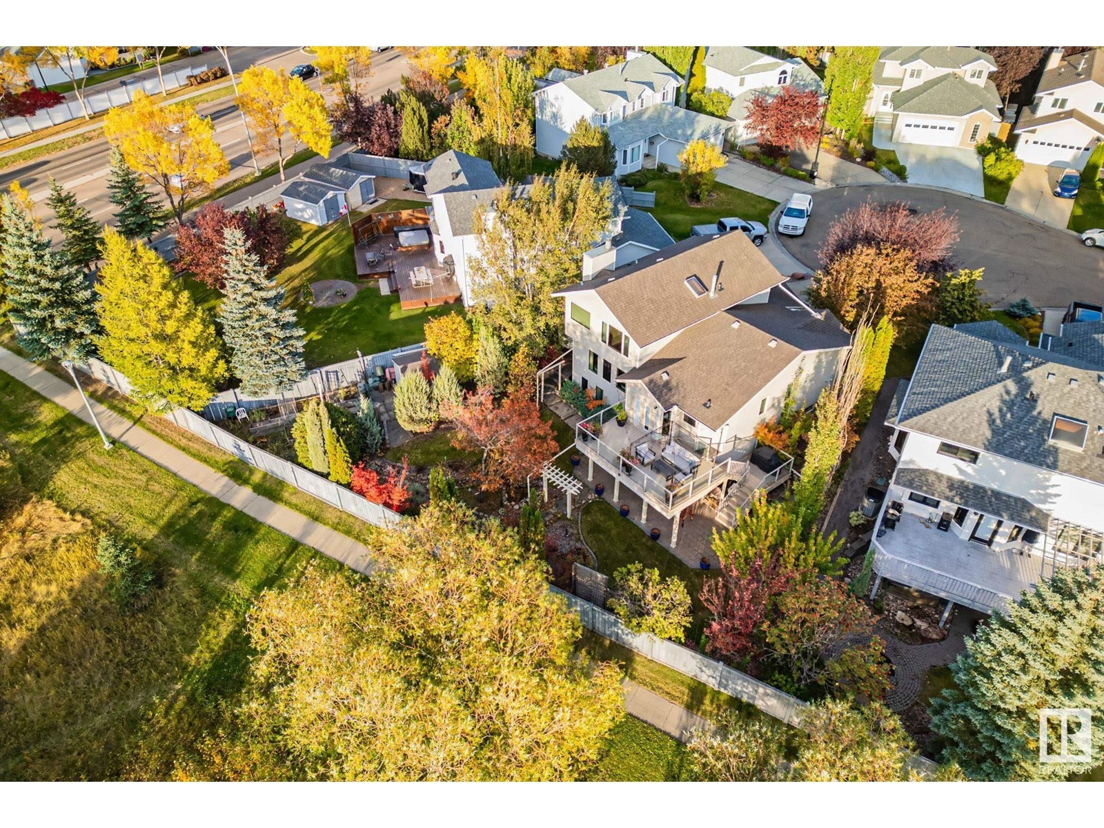 












3720 32 ST NW

,
Edmonton,




Alberta
T6T1G1

