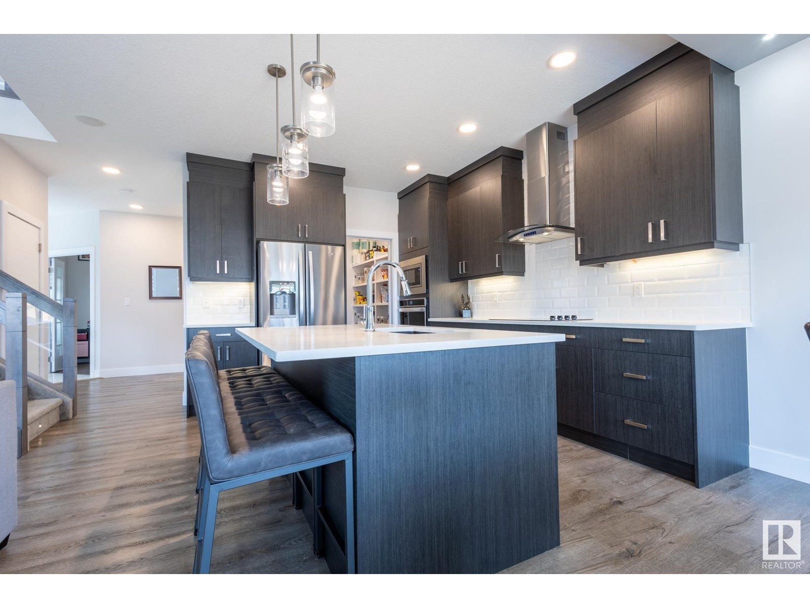 












7432 174 AV NW

,
Edmonton,




Alberta
T5Z0J7


