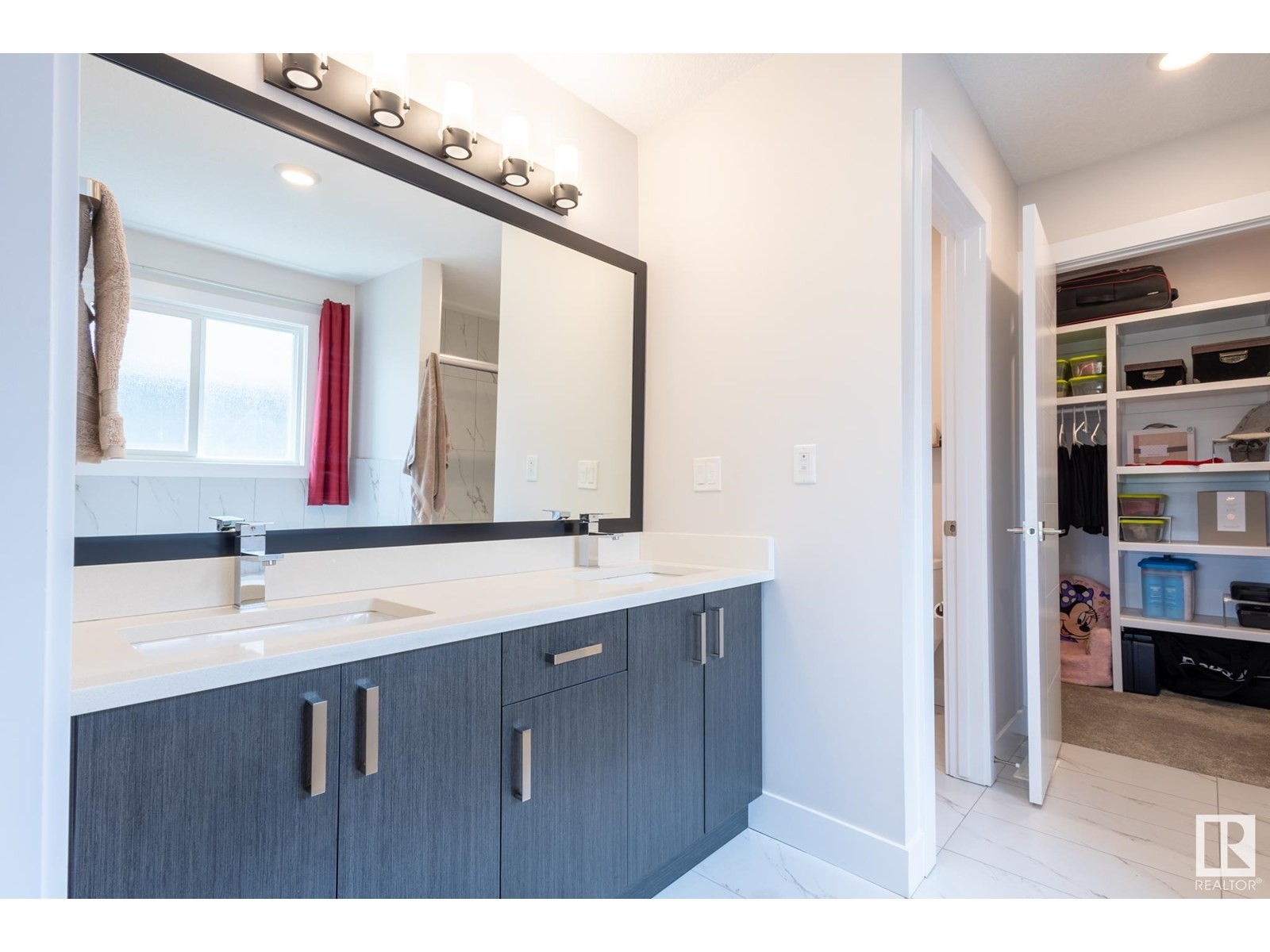 












7432 174 AV NW

,
Edmonton,




Alberta
T5Z0J7

