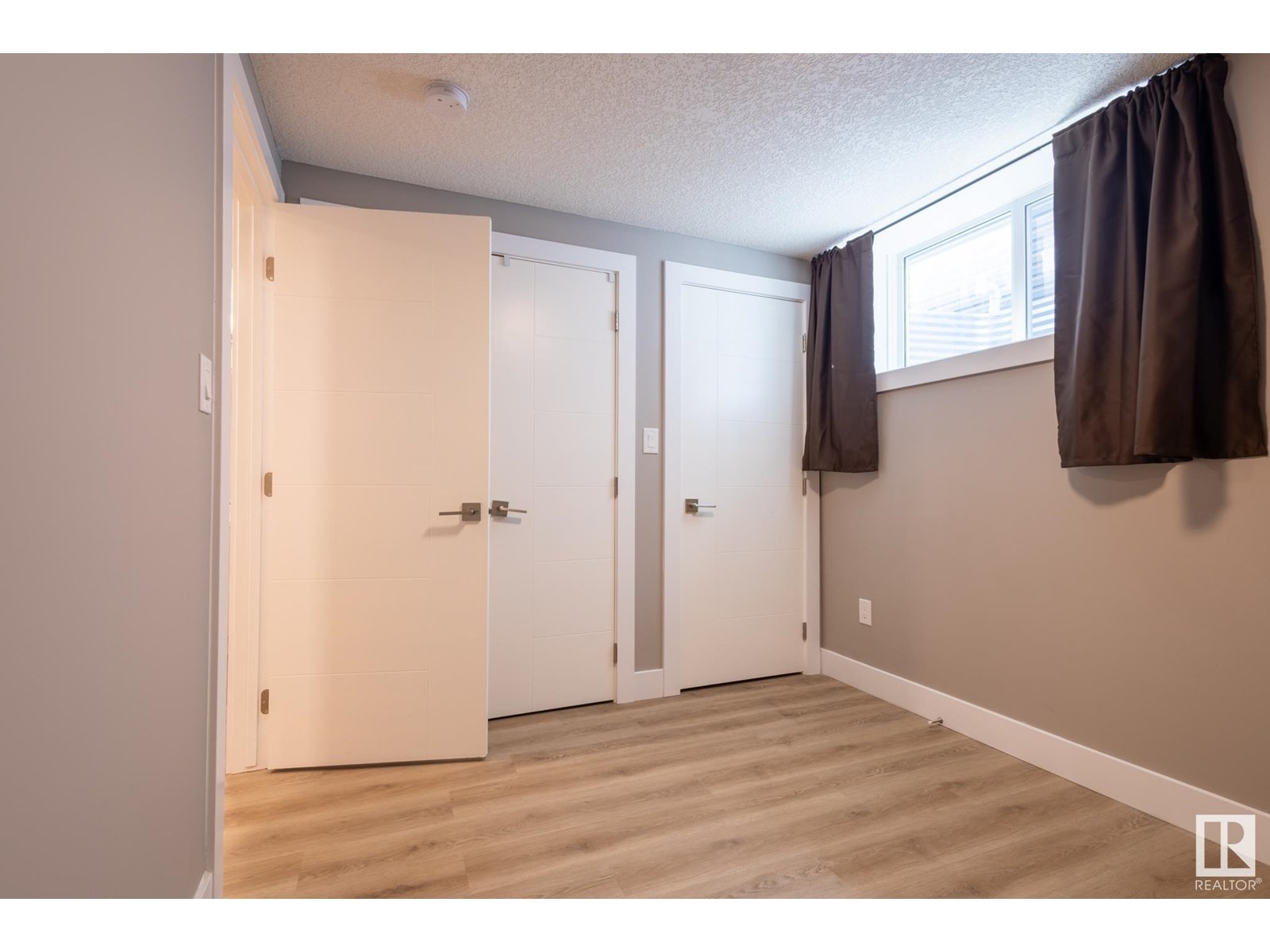 












7432 174 AV NW

,
Edmonton,




Alberta
T5Z0J7

