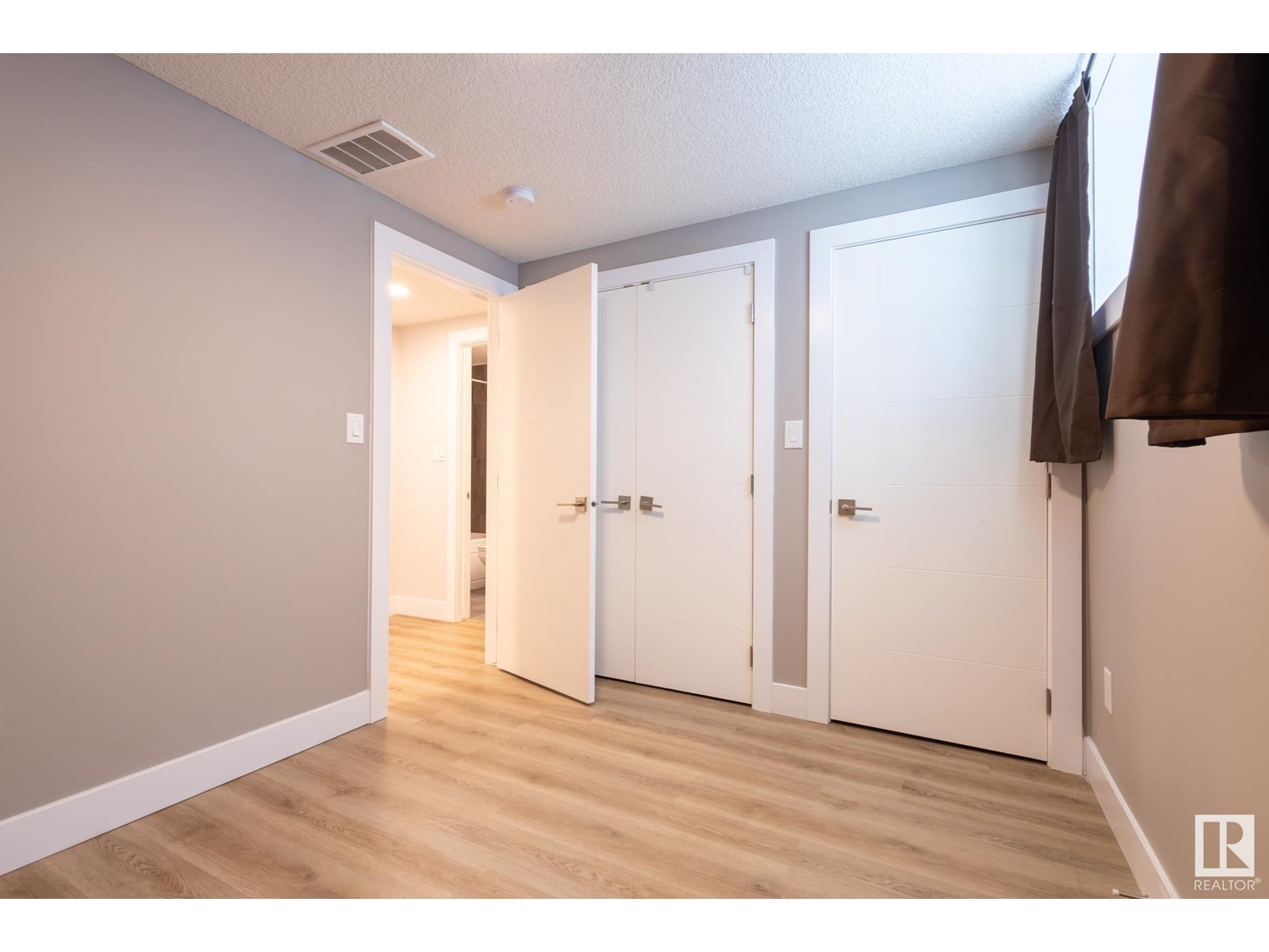












7432 174 AV NW

,
Edmonton,




Alberta
T5Z0J7

