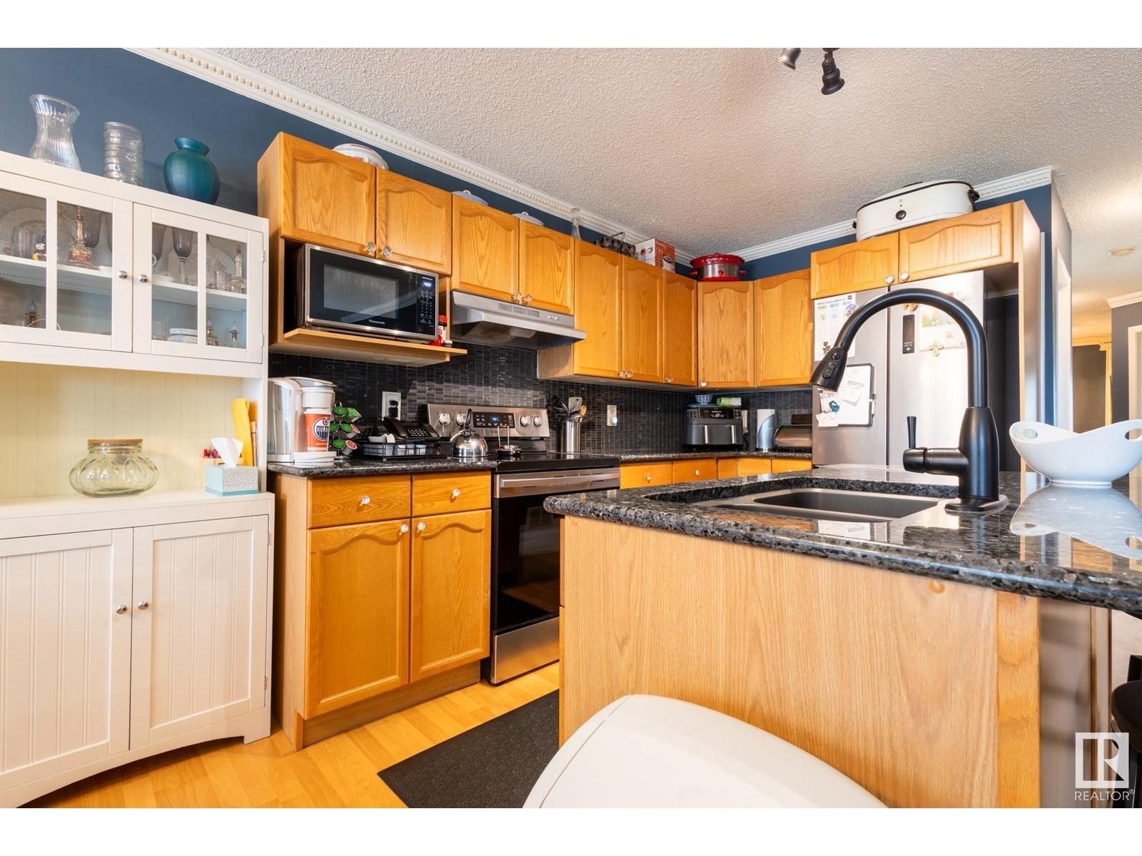 












15927 38 ST NW

,
Edmonton,




Alberta
T5Y3E9

