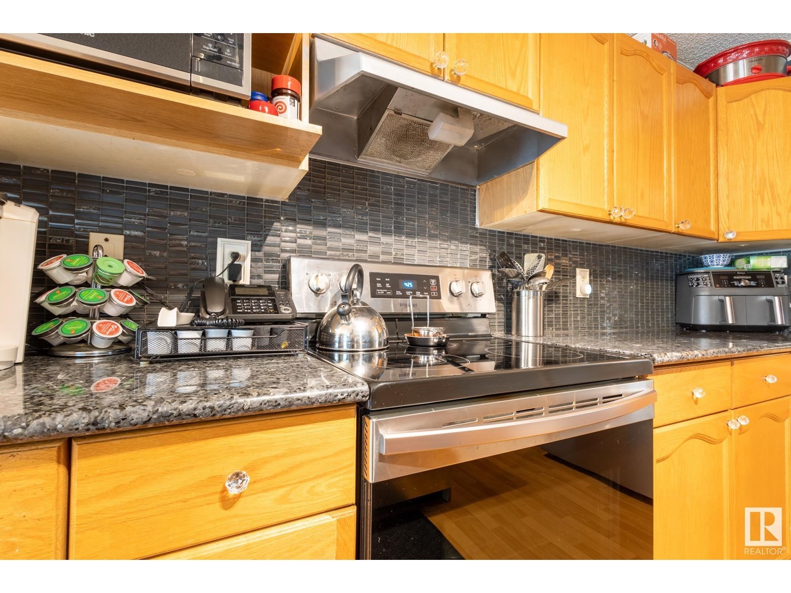 












15927 38 ST NW

,
Edmonton,




Alberta
T5Y3E9

