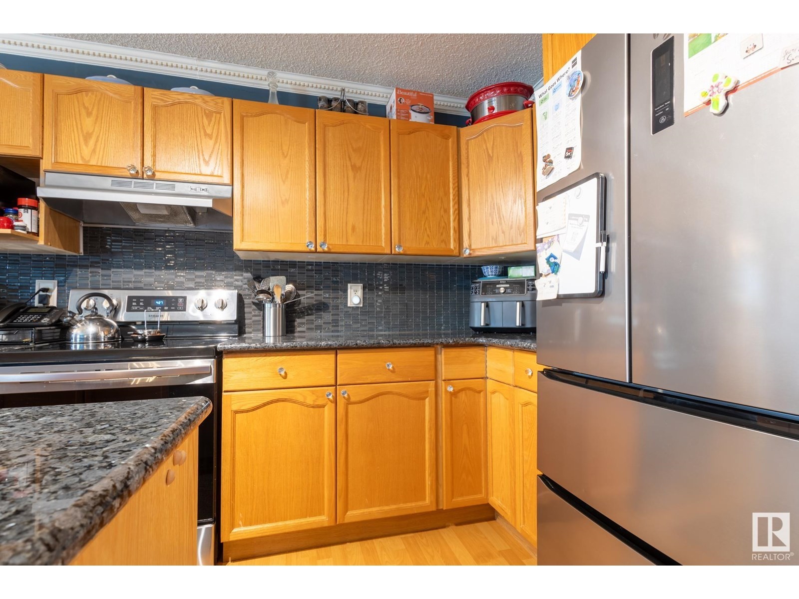 












15927 38 ST NW

,
Edmonton,




Alberta
T5Y3E9

