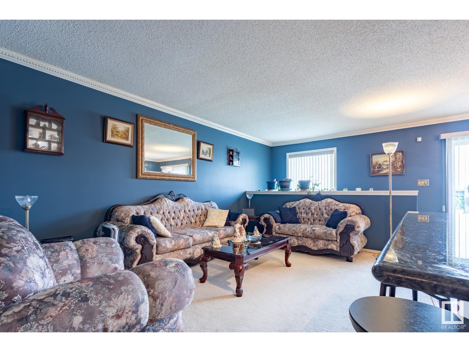 












15927 38 ST NW

,
Edmonton,




Alberta
T5Y3E9

