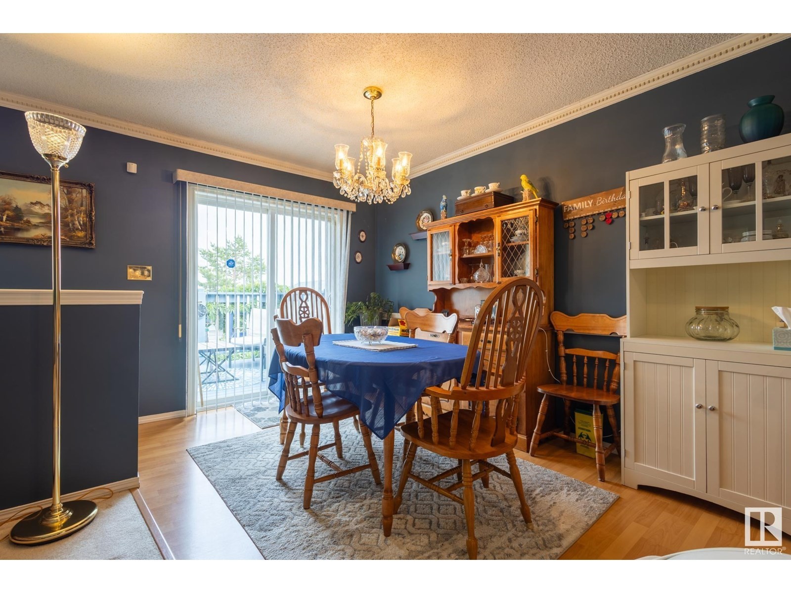












15927 38 ST NW

,
Edmonton,




Alberta
T5Y3E9

