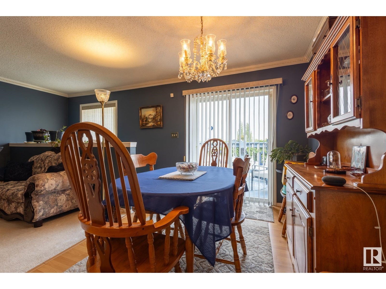 












15927 38 ST NW

,
Edmonton,




Alberta
T5Y3E9

