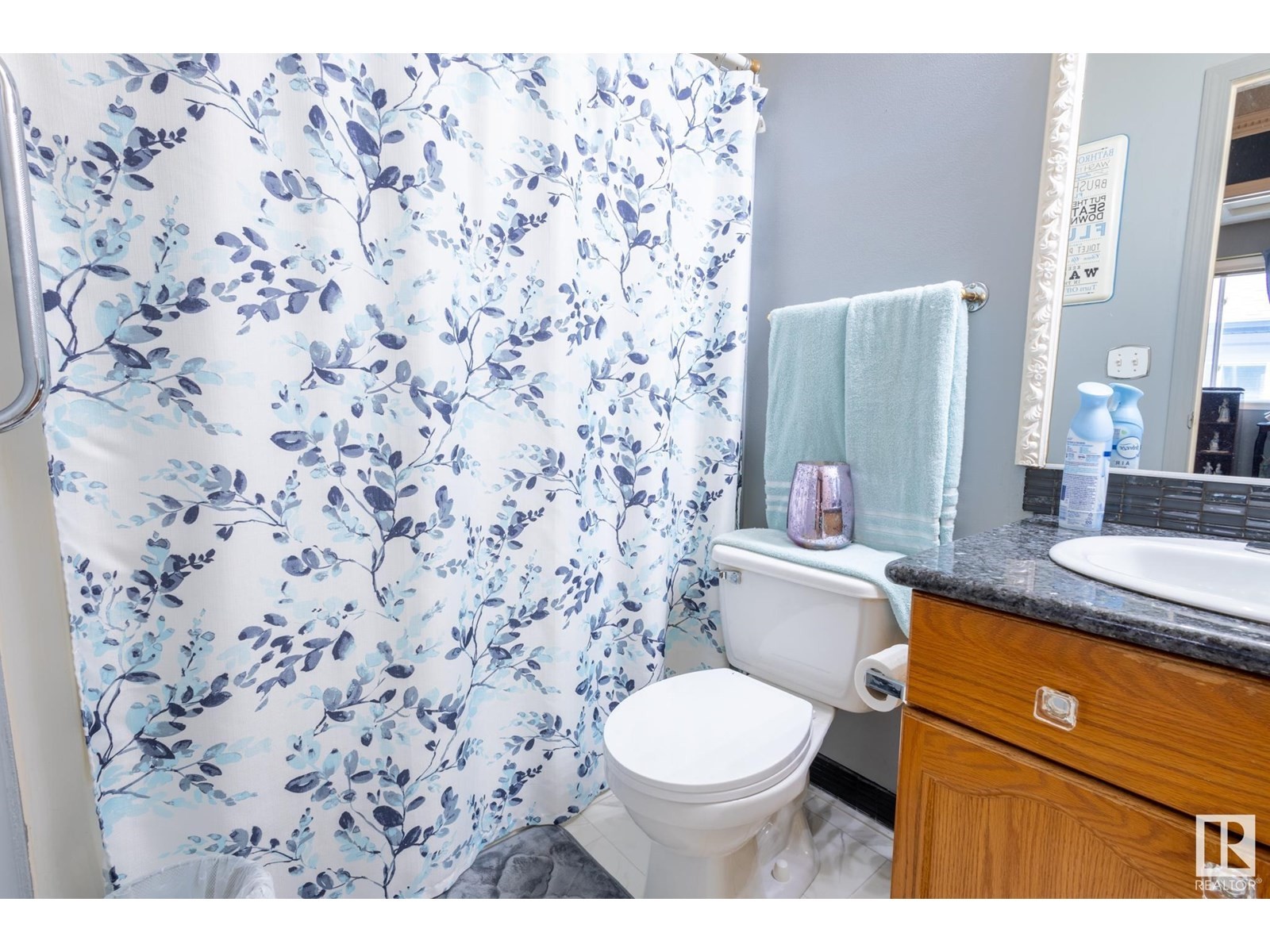 












15927 38 ST NW

,
Edmonton,




Alberta
T5Y3E9

