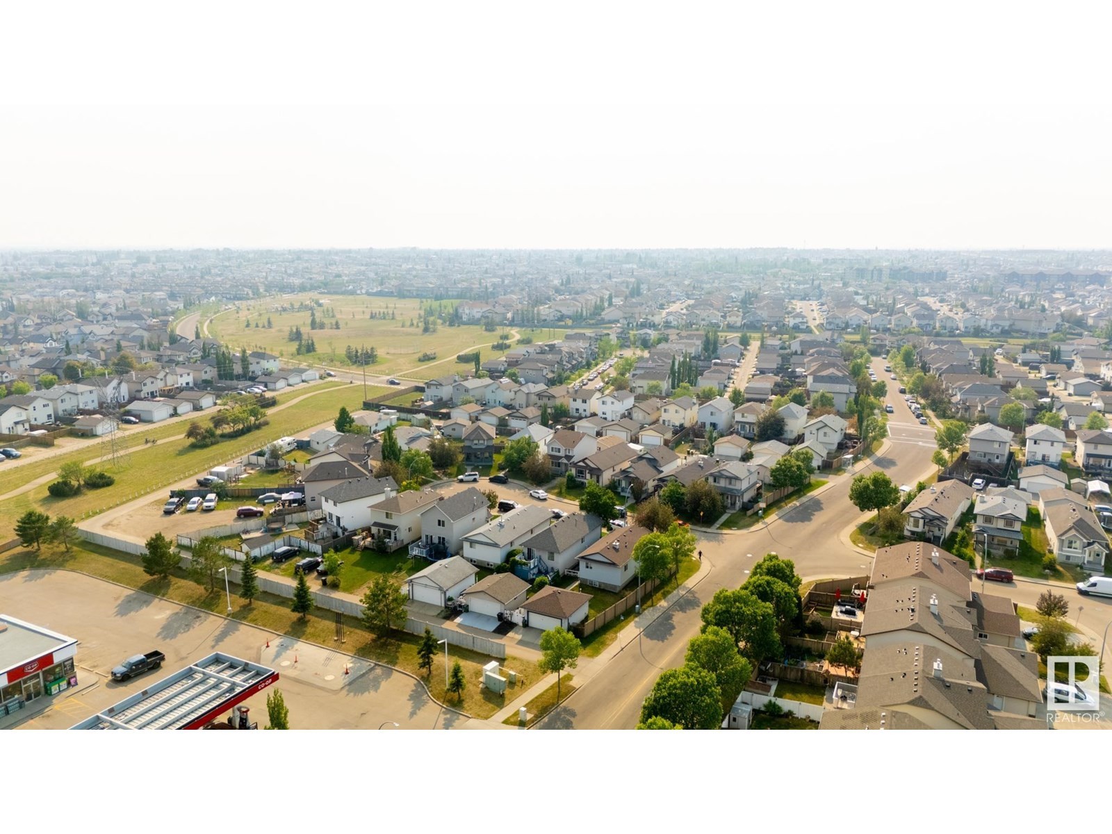 












15927 38 ST NW

,
Edmonton,




Alberta
T5Y3E9

