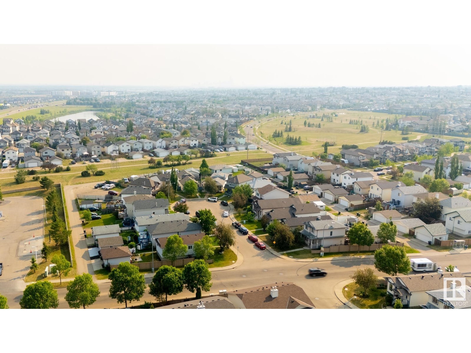 












15927 38 ST NW

,
Edmonton,




Alberta
T5Y3E9


