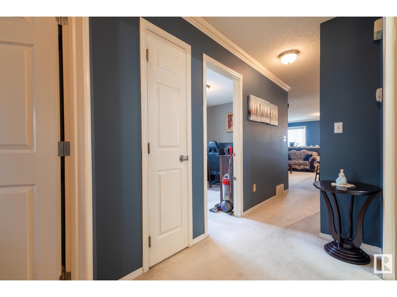 












15927 38 ST NW

,
Edmonton,




Alberta
T5Y3E9

