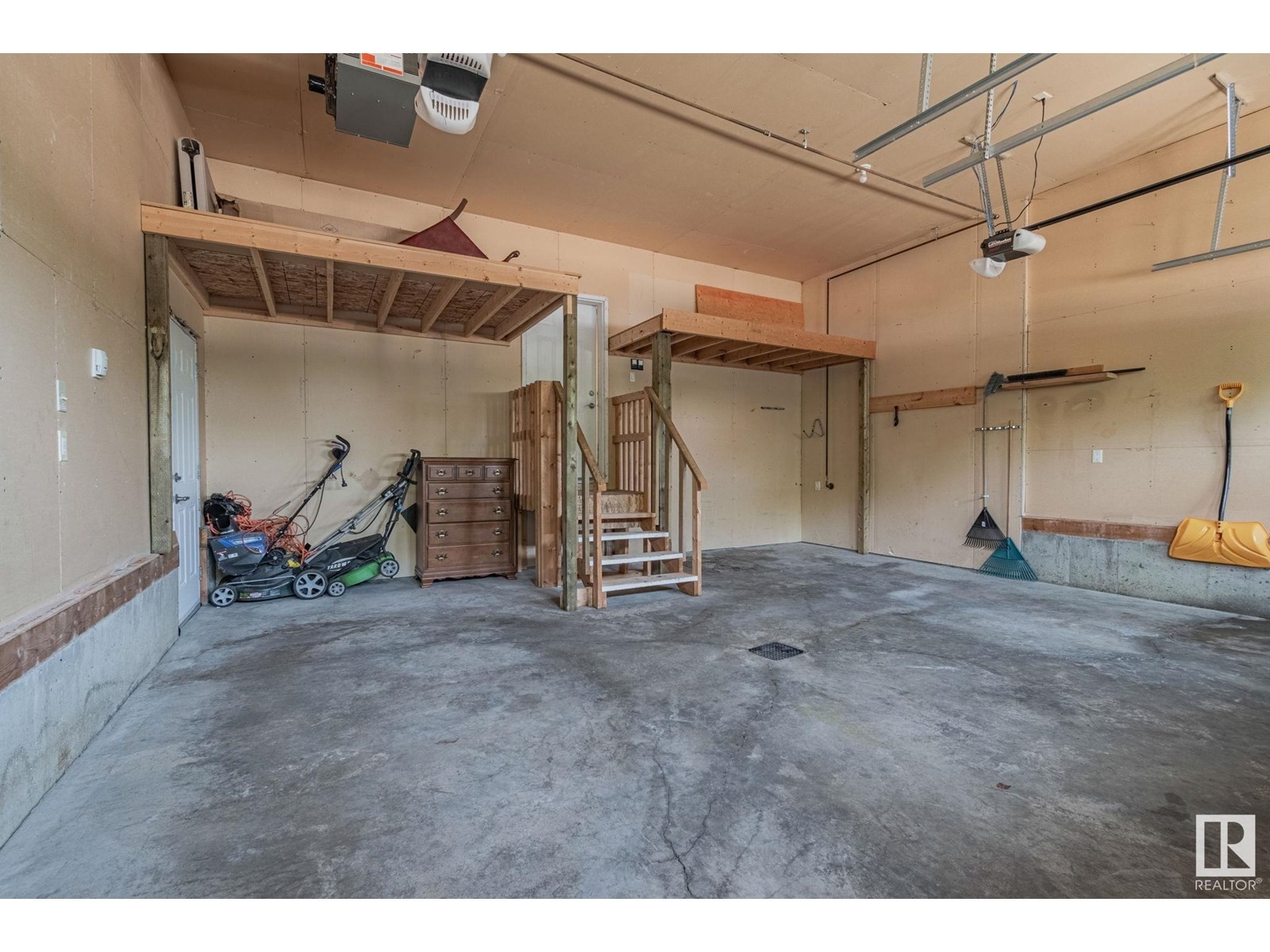 












5101 CHATEAU CO

,
Beaumont,




Alberta
T4X1W5

