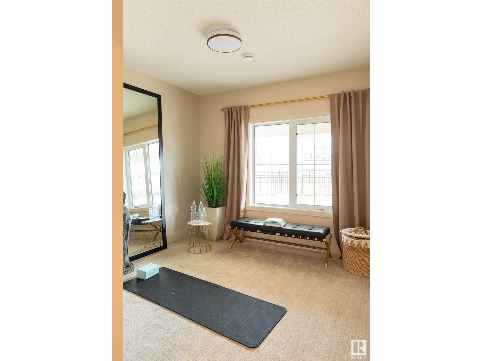












8 JARDIN PL

,
St. Albert,




Alberta
T8N8A2

