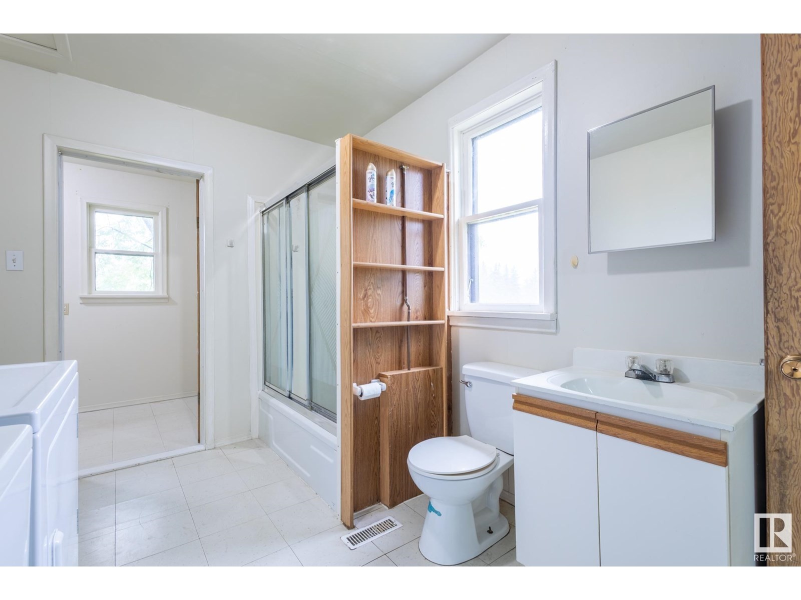 












529 6 ST

,
Thorhild,




Alberta
T0E3J0


