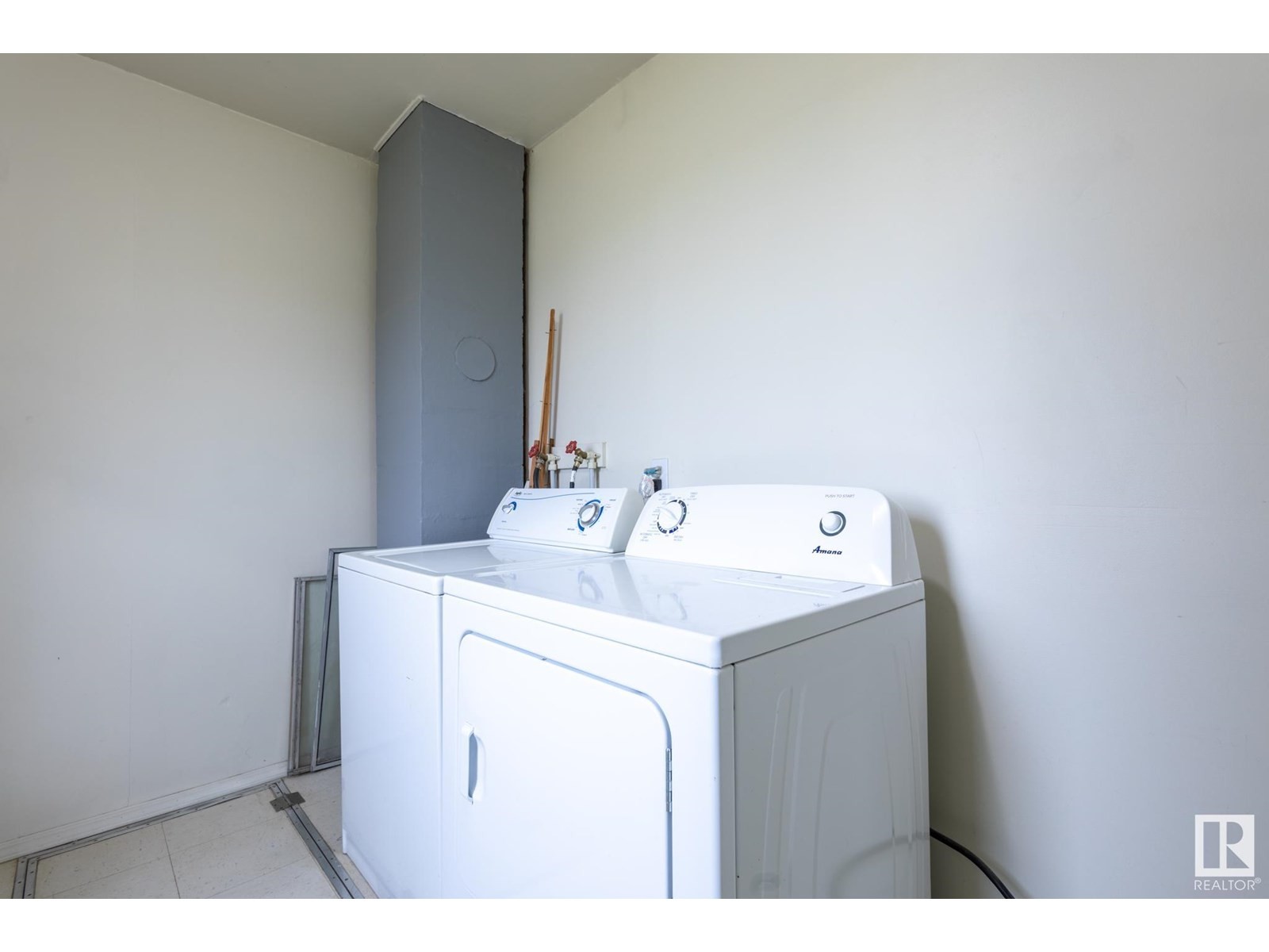 












529 6 ST

,
Thorhild,




Alberta
T0E3J0

