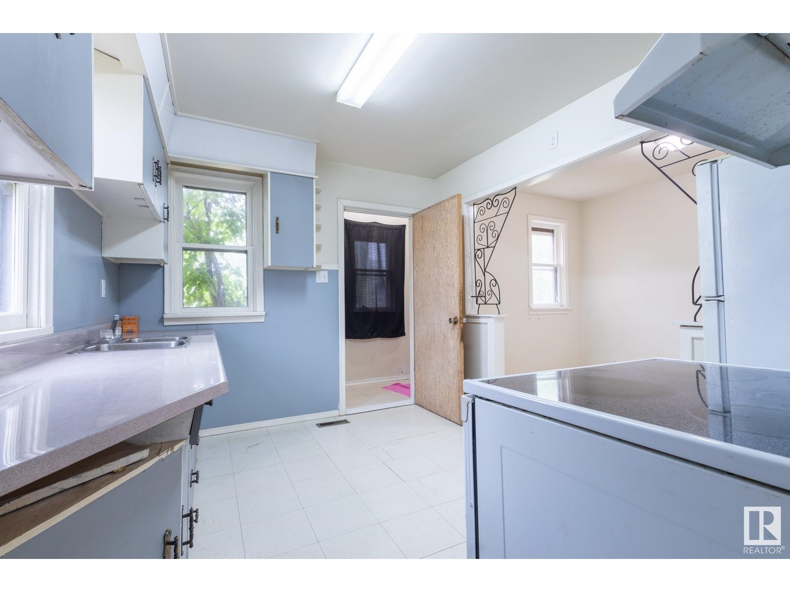 












529 6 ST

,
Thorhild,




Alberta
T0E3J0

