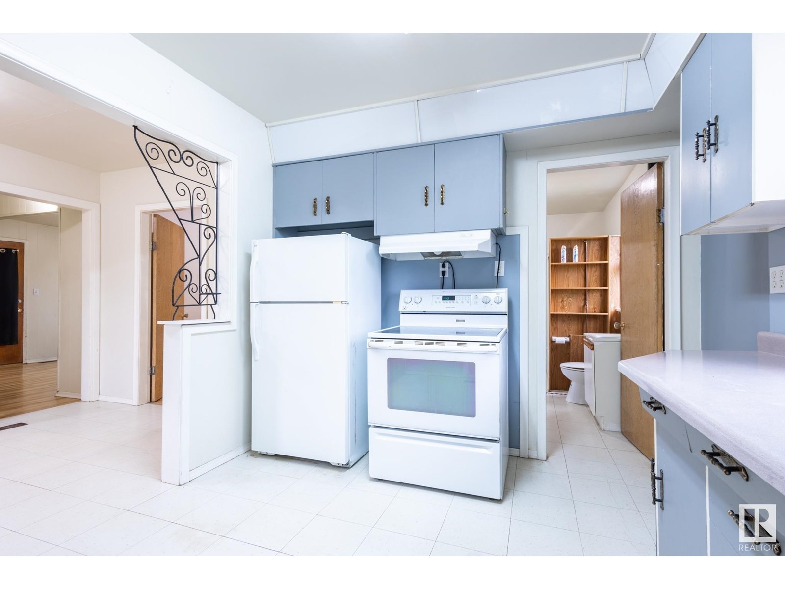 












529 6 ST

,
Thorhild,




Alberta
T0E3J0

