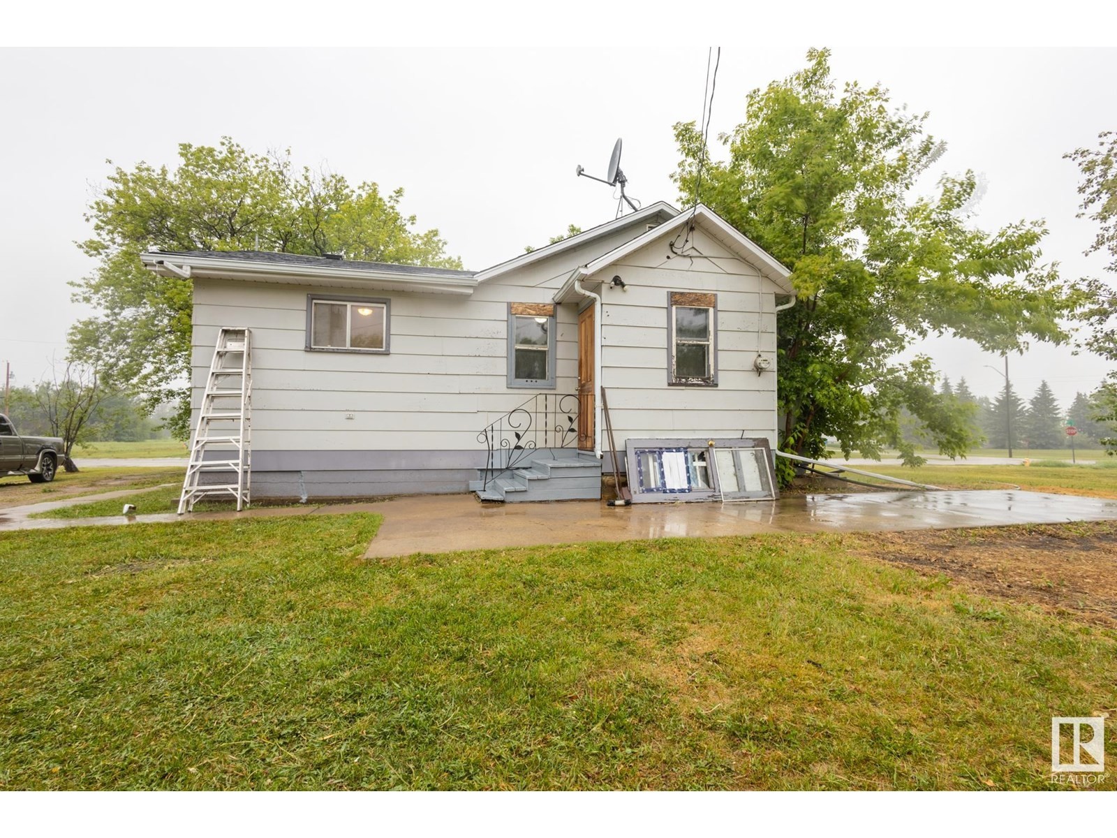 












529 6 ST

,
Thorhild,




Alberta
T0E3J0

