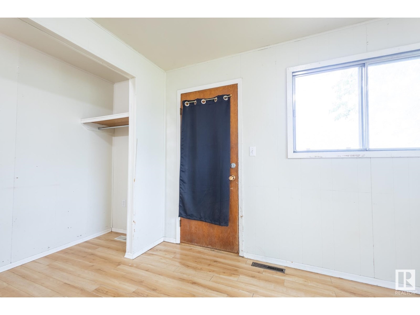 












529 6 ST

,
Thorhild,




Alberta
T0E3J0

