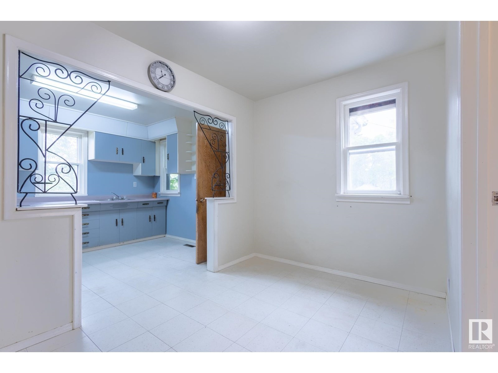 












529 6 ST

,
Thorhild,




Alberta
T0E3J0

