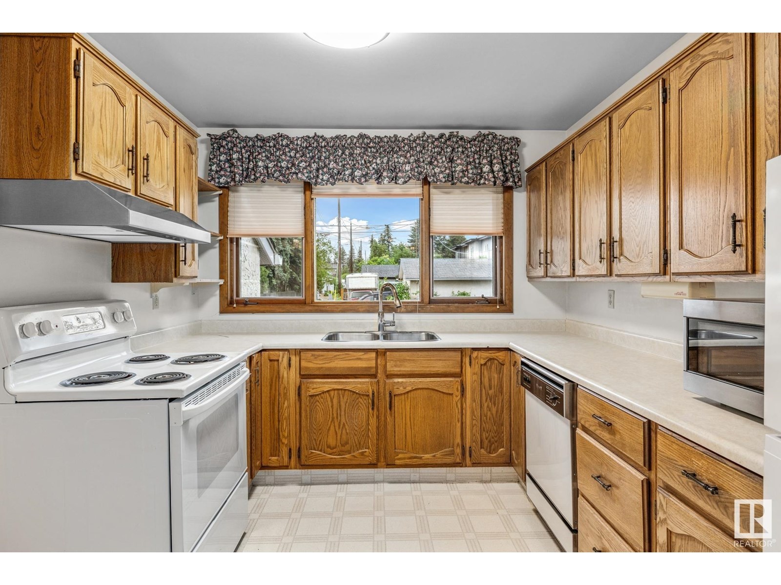 












14715 84 AV NW

,
Edmonton,




Alberta
T5R3X1

