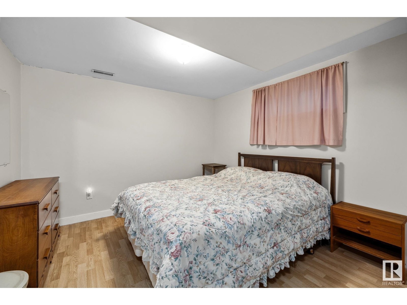












14715 84 AV NW

,
Edmonton,




Alberta
T5R3X1

