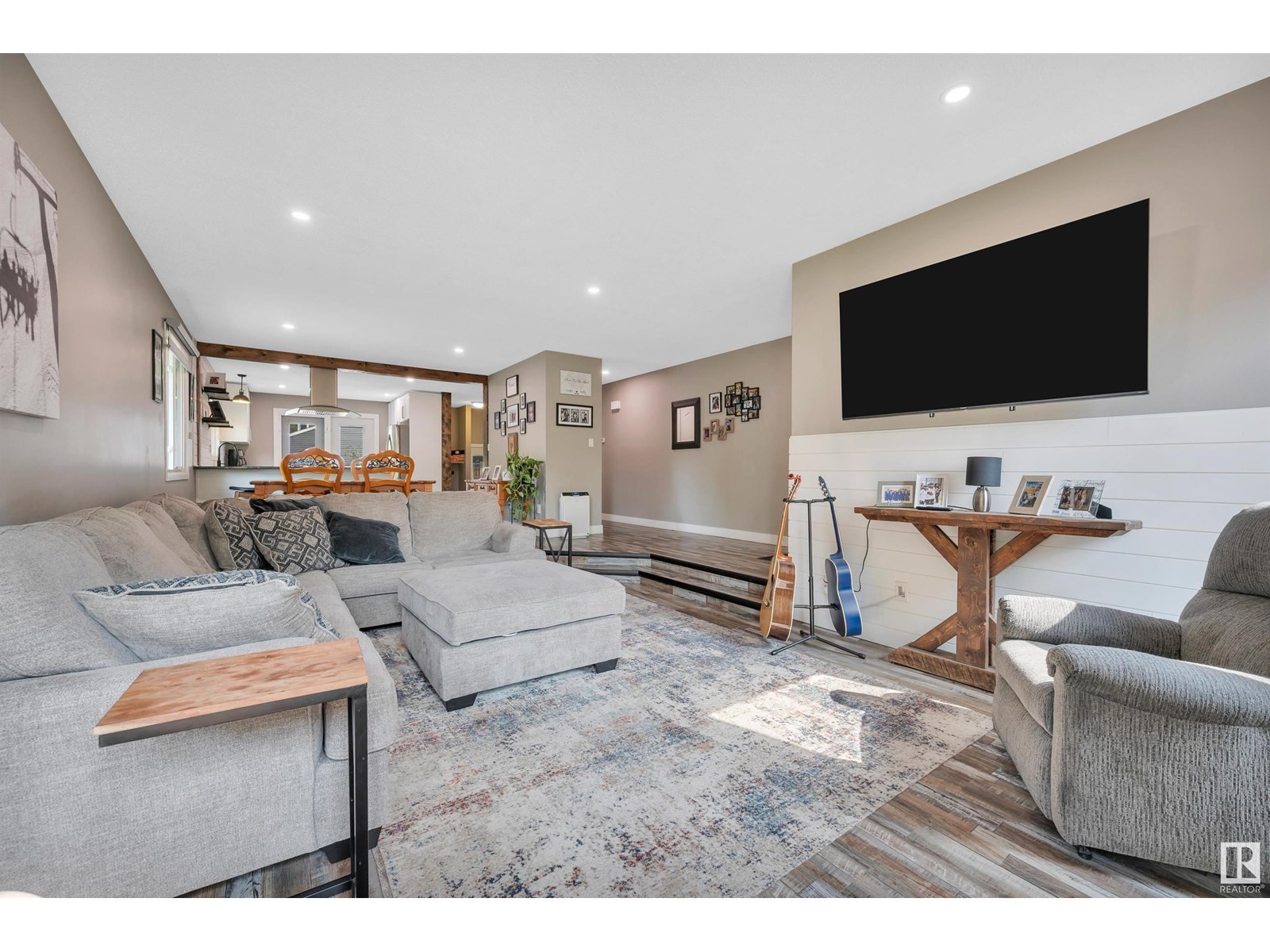 












31 WESTWOOD DR

,
St. Albert,




Alberta
T8N3E3

