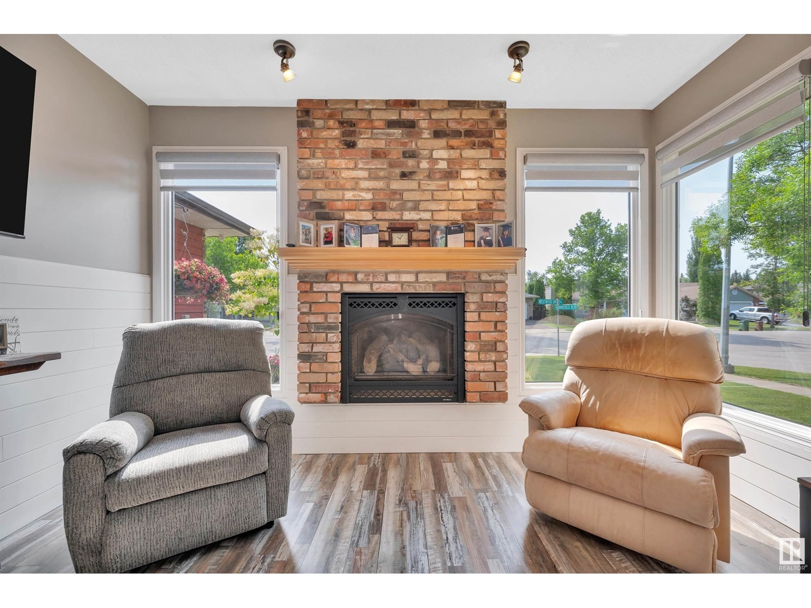 












31 WESTWOOD DR

,
St. Albert,




Alberta
T8N3E3

