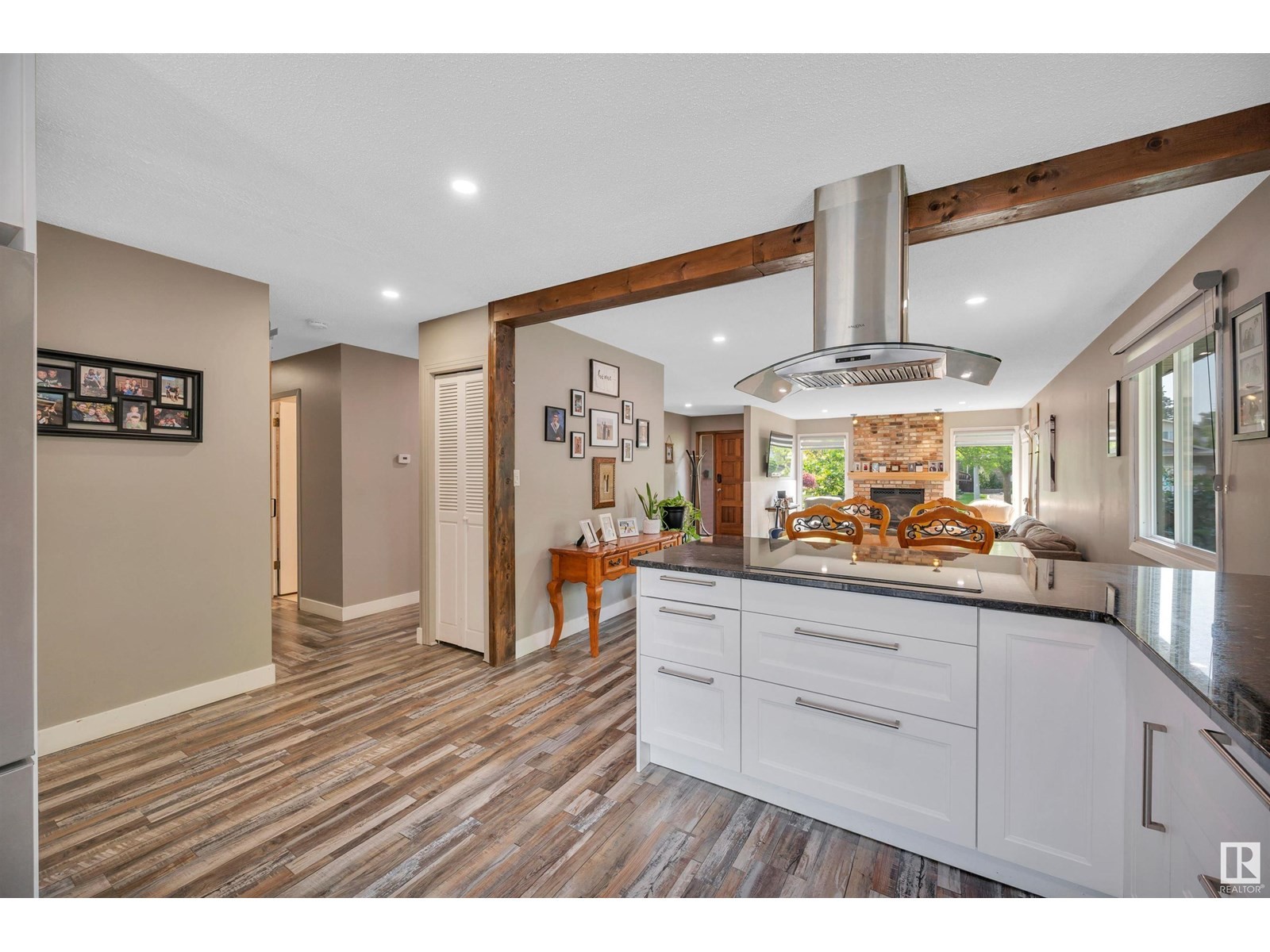 












31 WESTWOOD DR

,
St. Albert,




Alberta
T8N3E3

