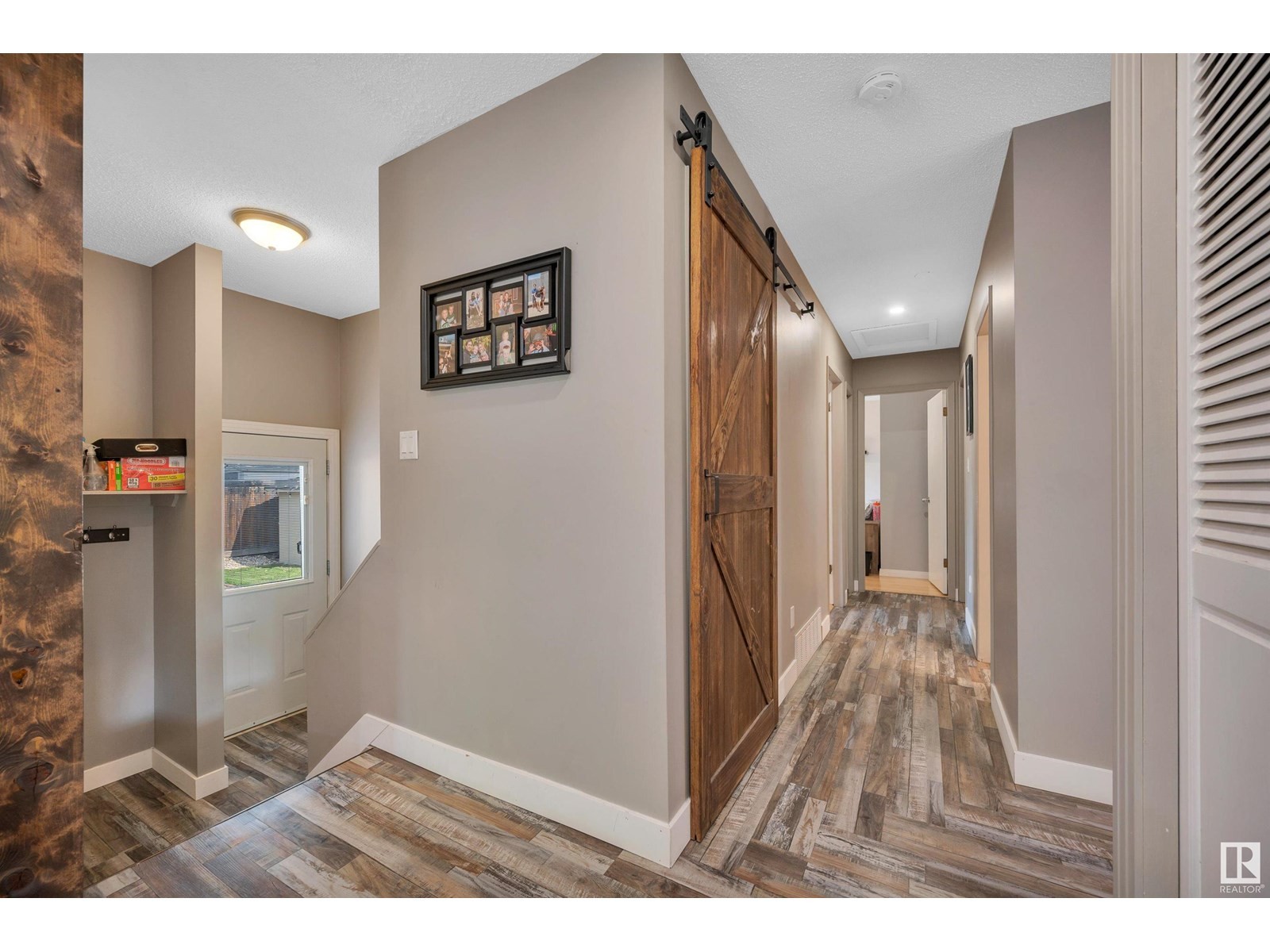 












31 WESTWOOD DR

,
St. Albert,




Alberta
T8N3E3

