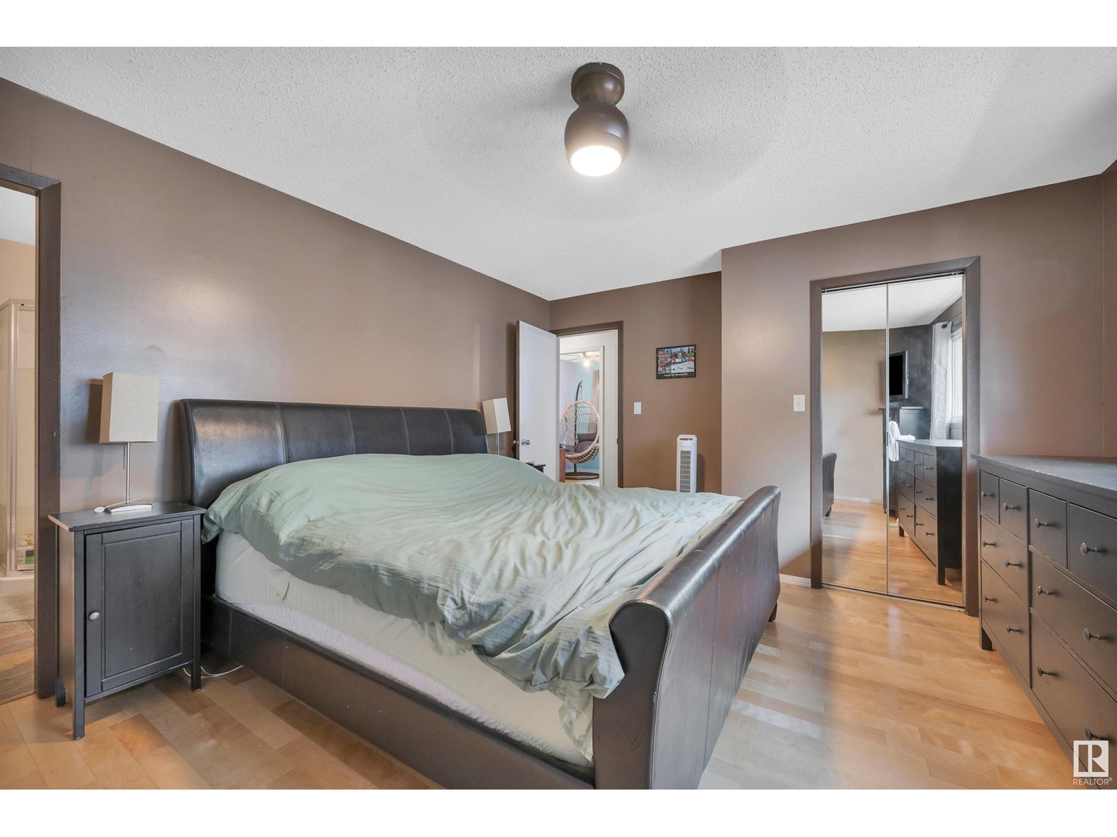 












31 WESTWOOD DR

,
St. Albert,




Alberta
T8N3E3

