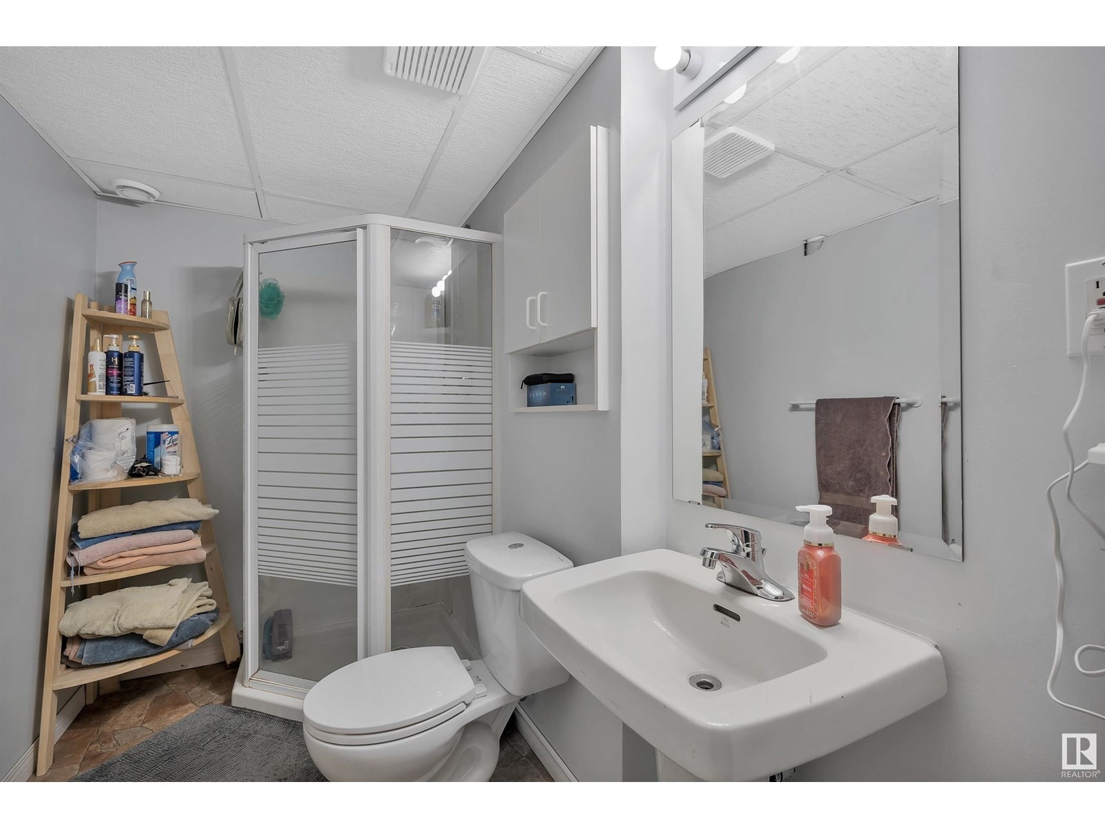 












31 WESTWOOD DR

,
St. Albert,




Alberta
T8N3E3

