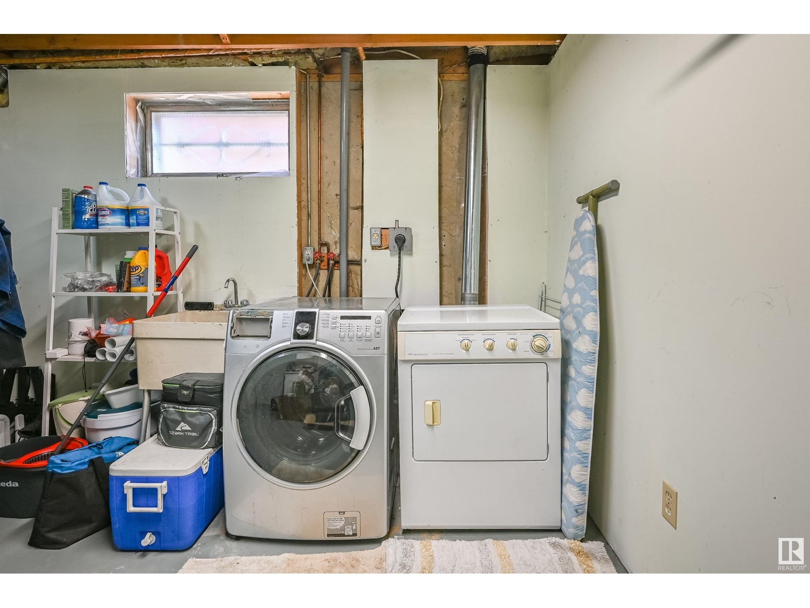 












31 WESTWOOD DR

,
St. Albert,




Alberta
T8N3E3

