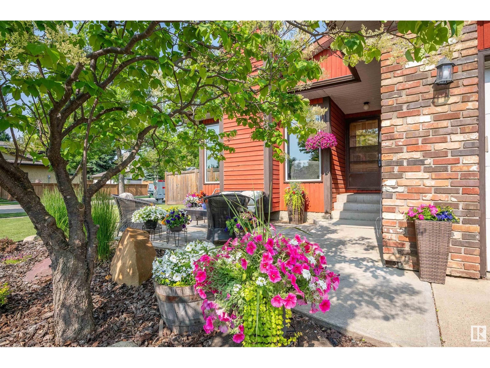 












31 WESTWOOD DR

,
St. Albert,




Alberta
T8N3E3

