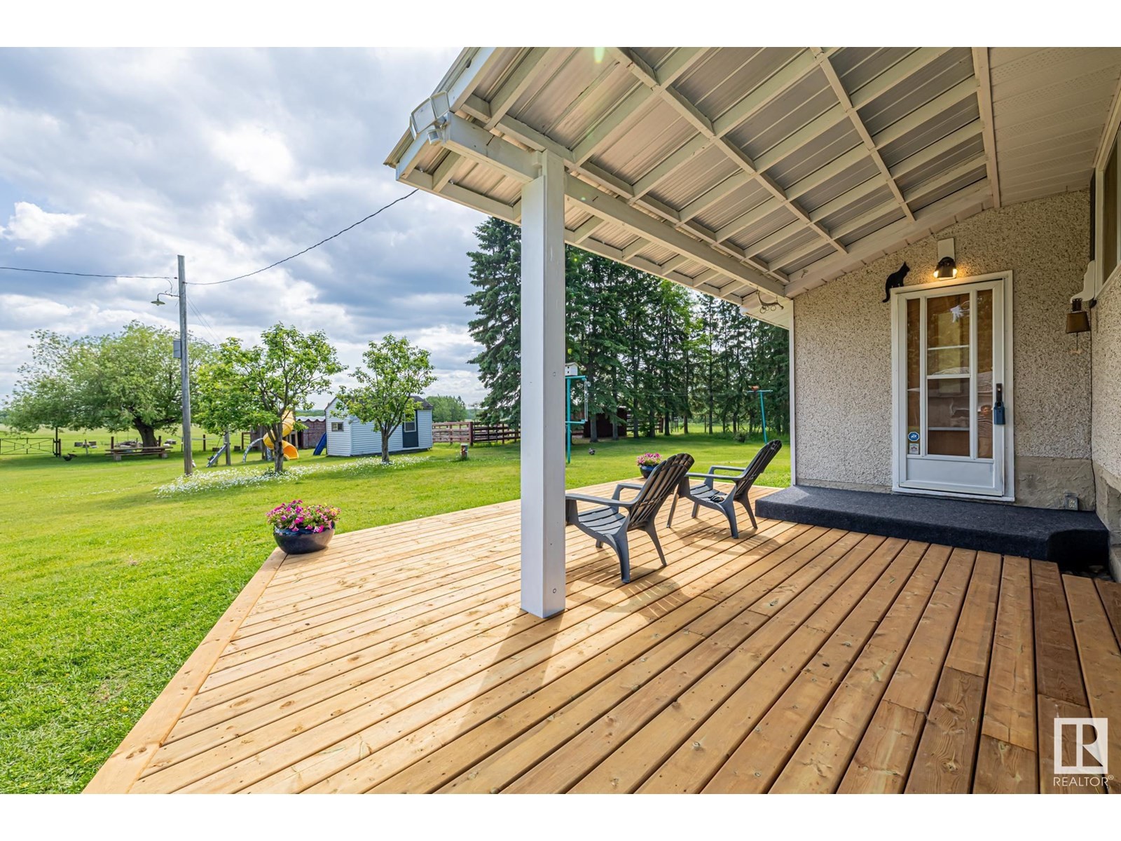 












22037 TWP ROAD 520

,
Rural Strathcona County,




Alberta
T8A1A6

