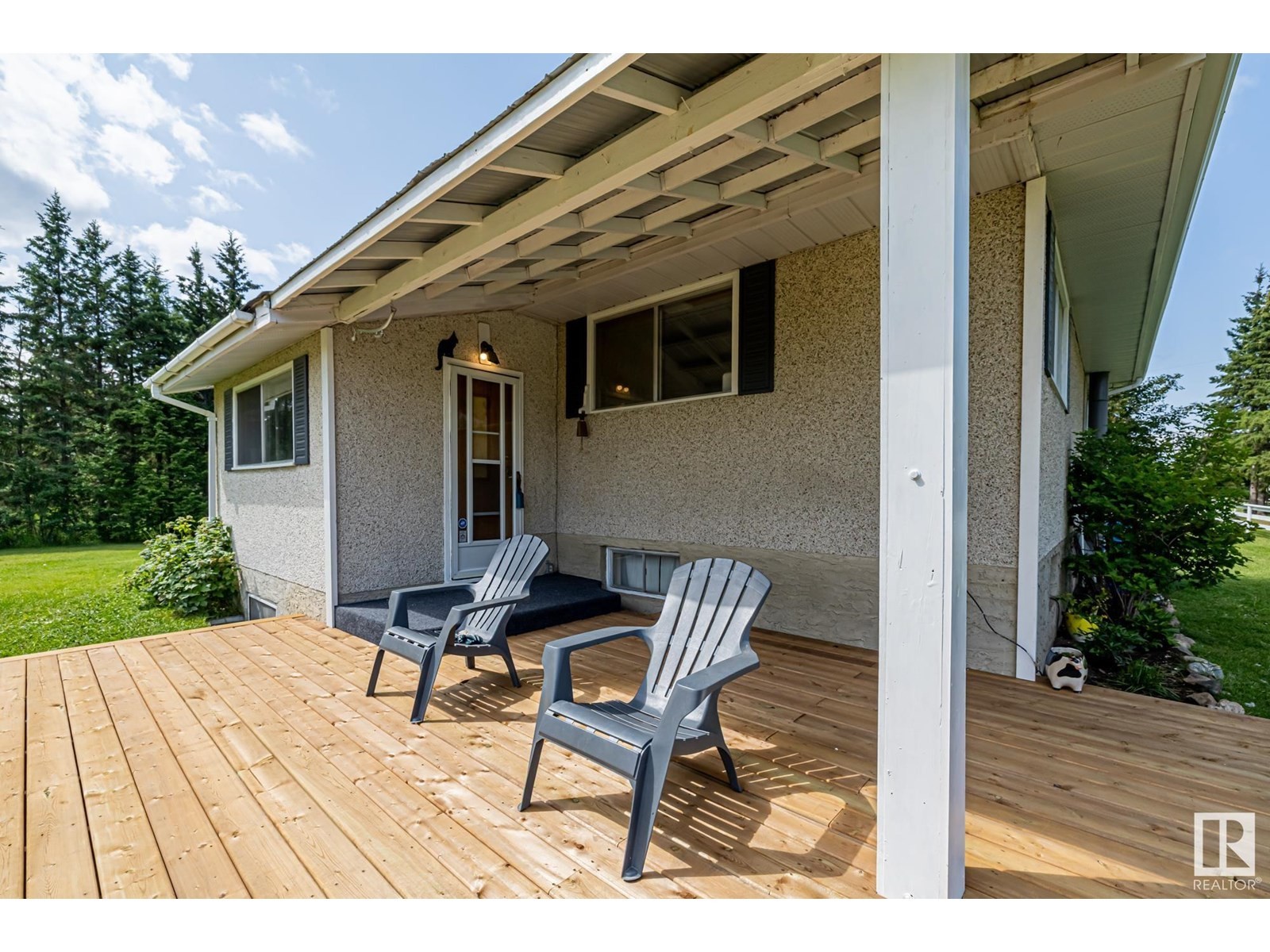 












22037 TWP ROAD 520

,
Rural Strathcona County,




Alberta
T8A1A6

