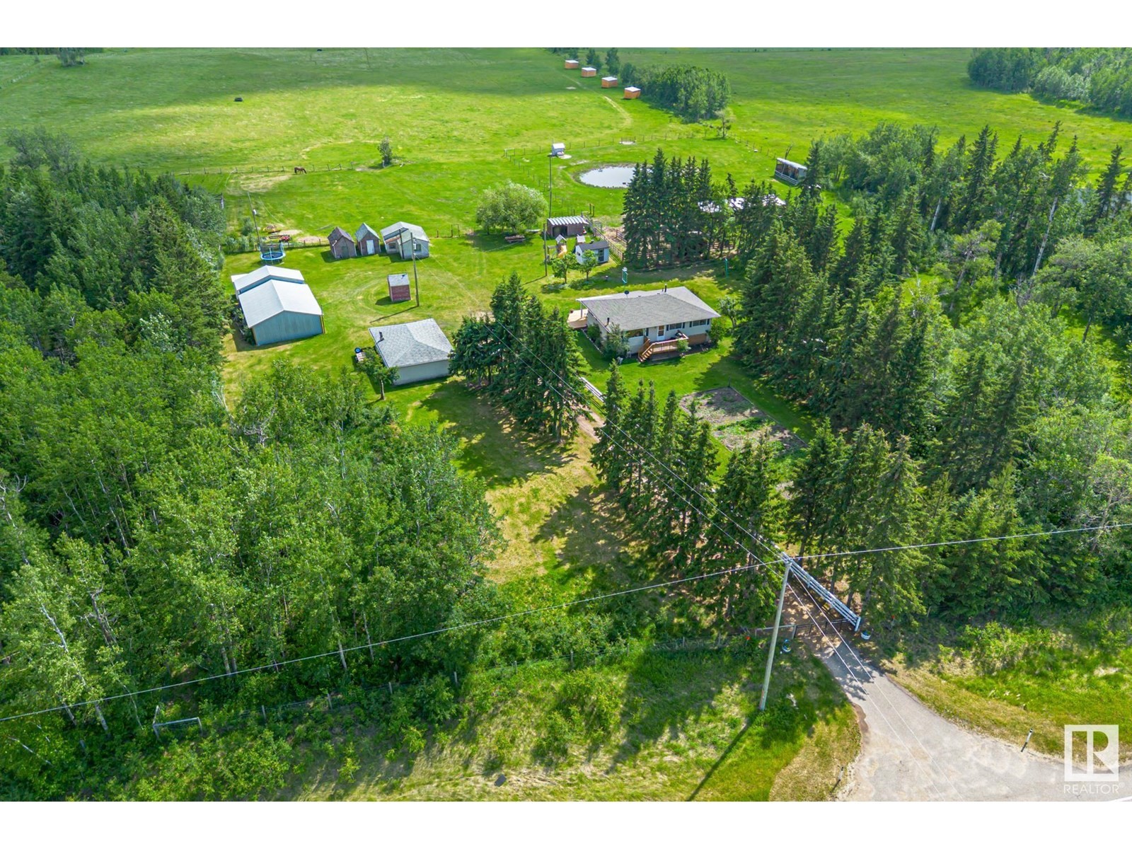 












22037 TWP ROAD 520

,
Rural Strathcona County,




Alberta
T8A1A6

