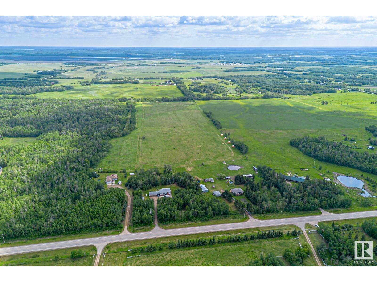












22037 TWP ROAD 520

,
Rural Strathcona County,




Alberta
T8A1A6

