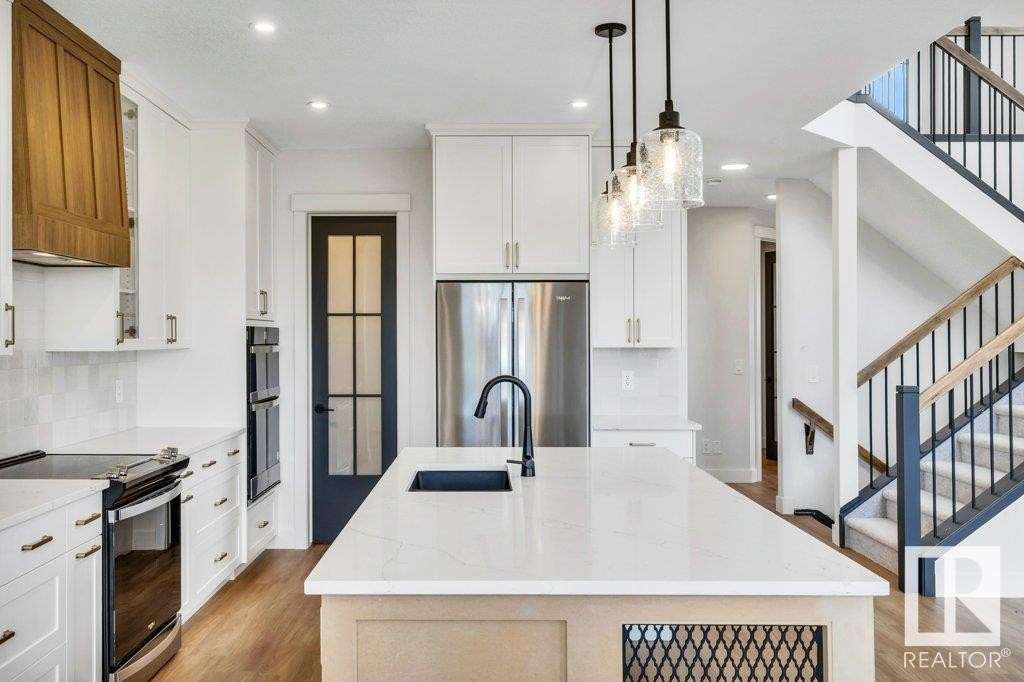 












80 HEMINGWAY CR

,
Spruce Grove,




Alberta
T7X2L6

